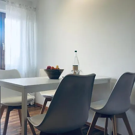 Hecker Apartment Bad Goegging